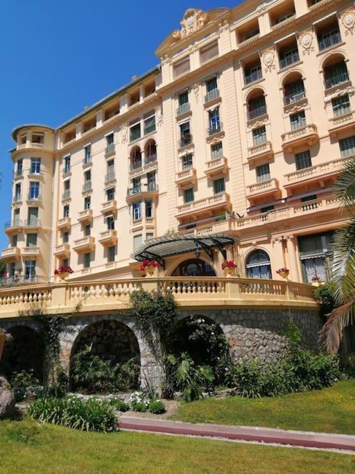 Imperial Palace Bord De Mer Menton Kültér fotó